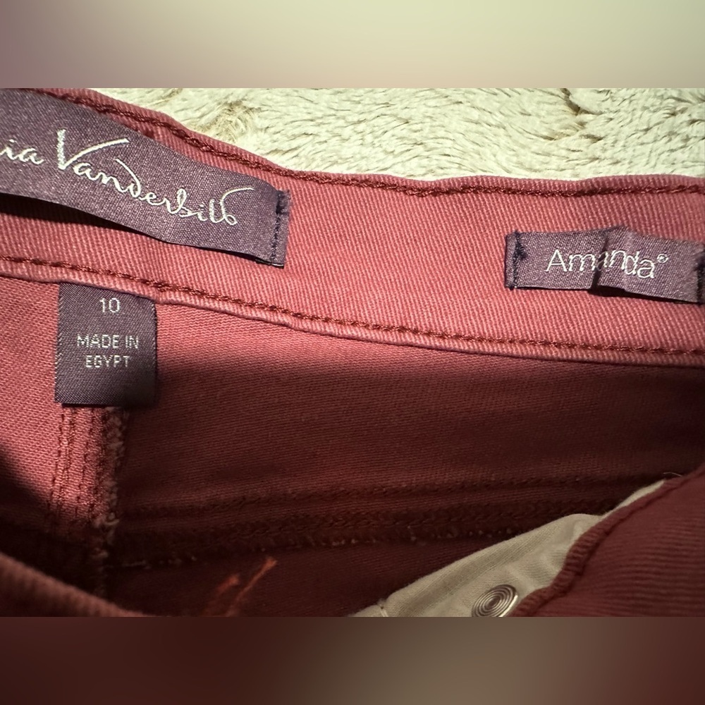 Gloria Vanderbilt Amanda Capri Pants - Picture 11 of 15